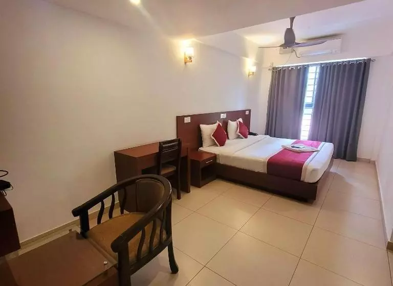 Hotelli Four Squares Inn, Technopark Phase 3