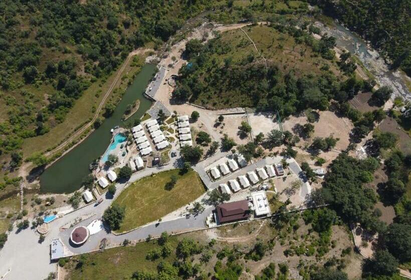 Hotel Jungle Journey A Lake Resort