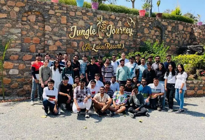 ホテル Jungle Journey  A Lake Resort