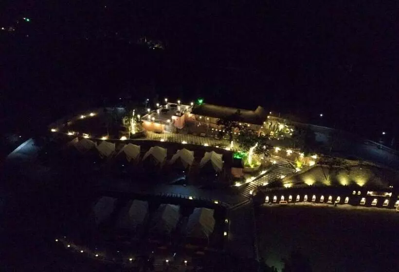 ホテル Jungle Journey  A Lake Resort
