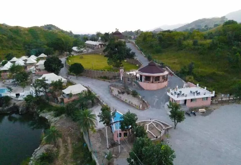 ホテル Jungle Journey  A Lake Resort