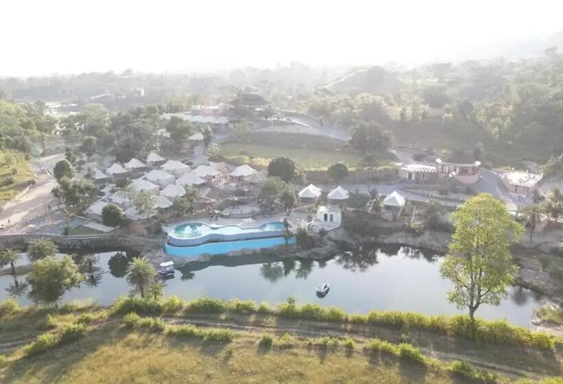 ホテル Jungle Journey  A Lake Resort