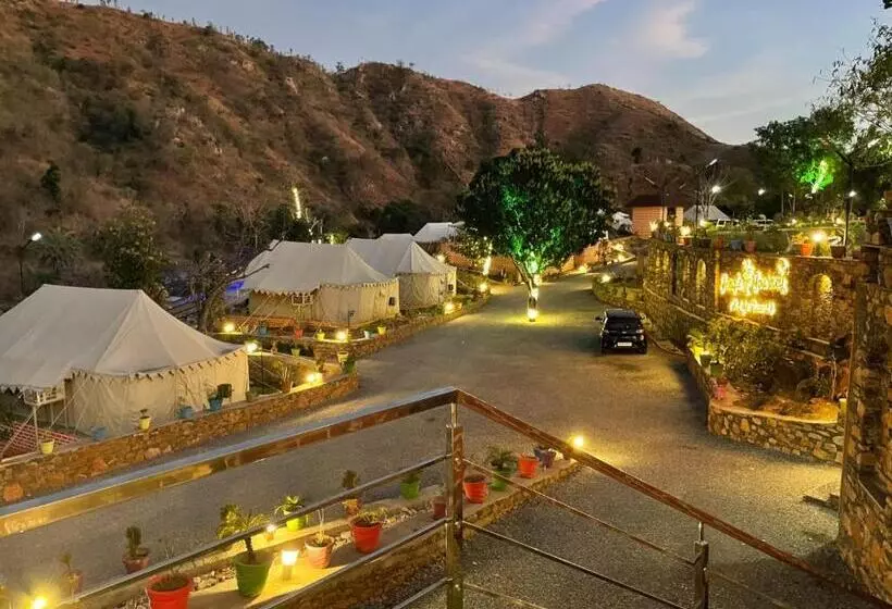 ホテル Jungle Journey  A Lake Resort