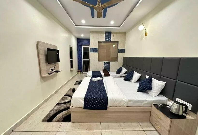هتل Saanjh Riverside Resort