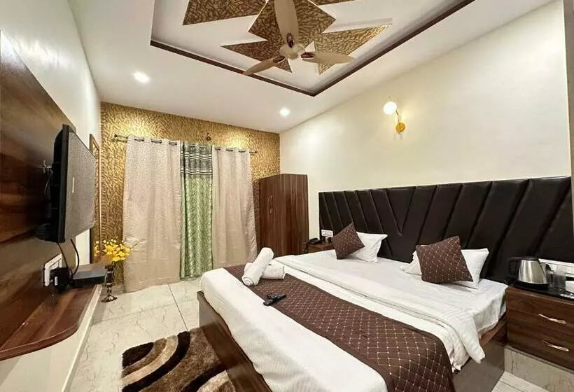 هتل Saanjh Riverside Resort