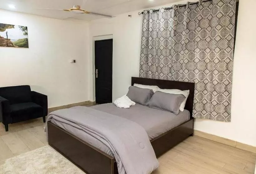 ホテル Seven Brothers Apartments