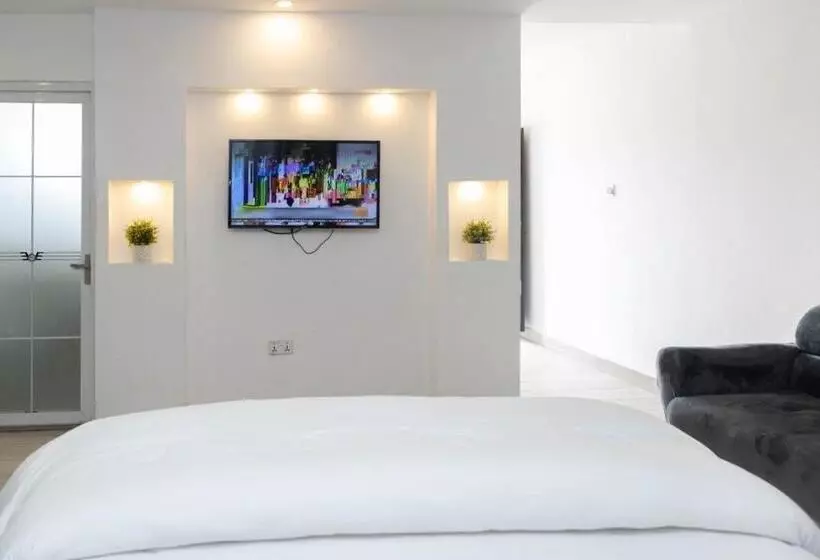 ホテル Seven Brothers Apartments