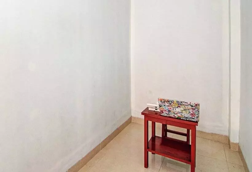 ホテル Spot On 92599 Pondok Anggrek Syariah
