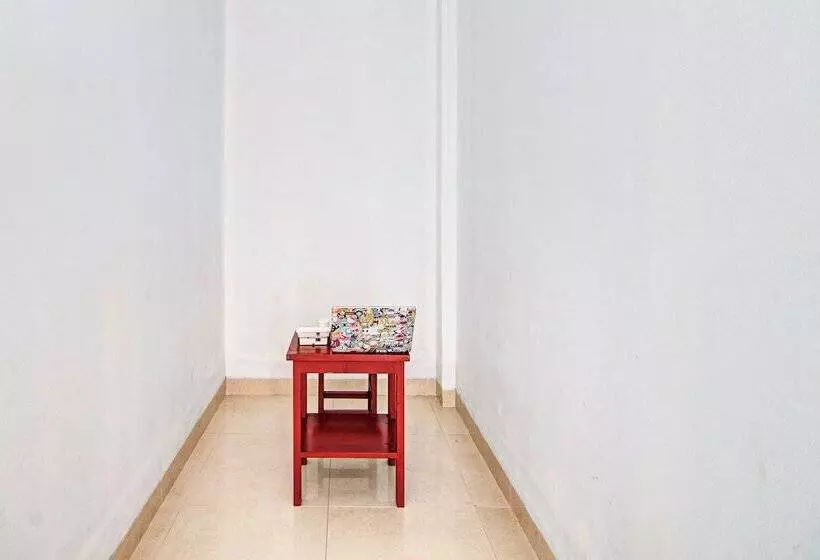 ホテル Spot On 92599 Pondok Anggrek Syariah