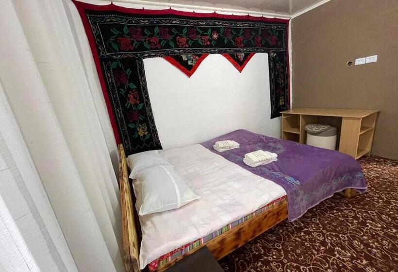 پانسیون Guest House Emily 2