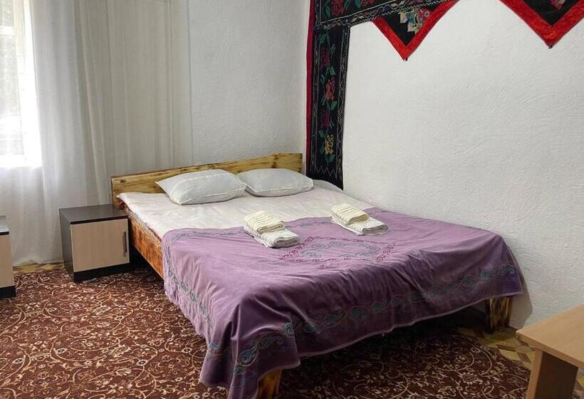 پانسیون Guest House Emily 2