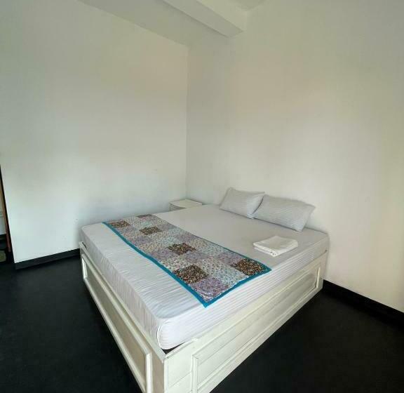 פנסיון Funky De Bar Arugambay