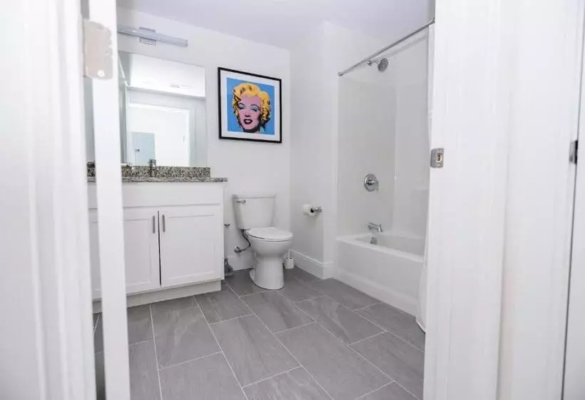 1br Luxury Apartment Peabody Unit 709