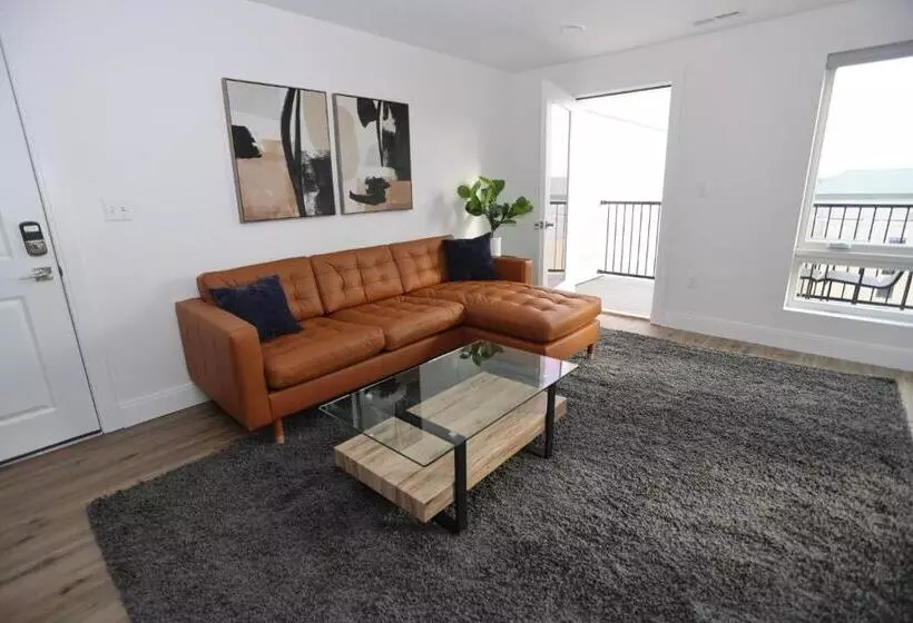 1br Luxury Apartment Peabody Unit 709