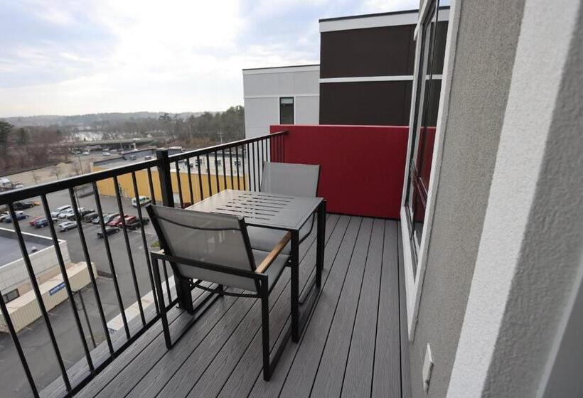 1br Luxury Apartment Peabody Unit 709