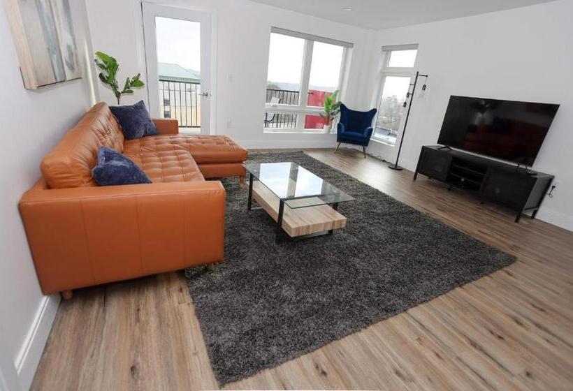 1br Luxury Apartment Peabody Unit 709