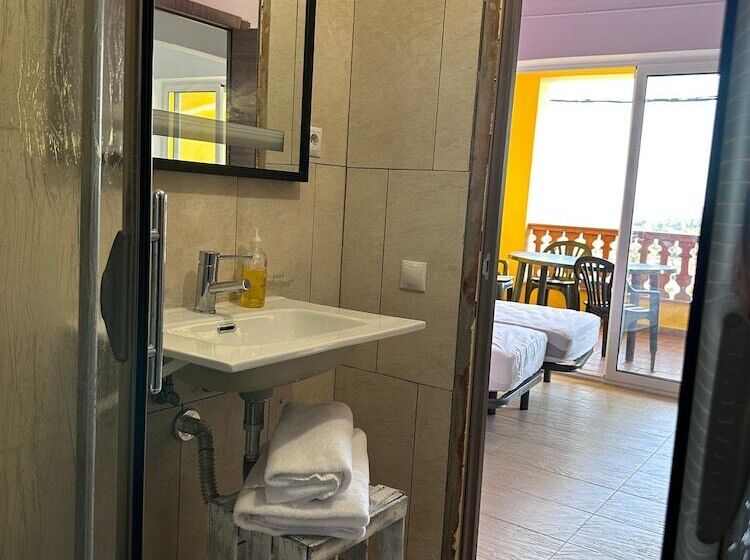 هتل L Olivera Casa Rural