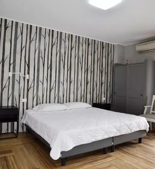 تختخواب و صبحانه La Maison Latina Guest House