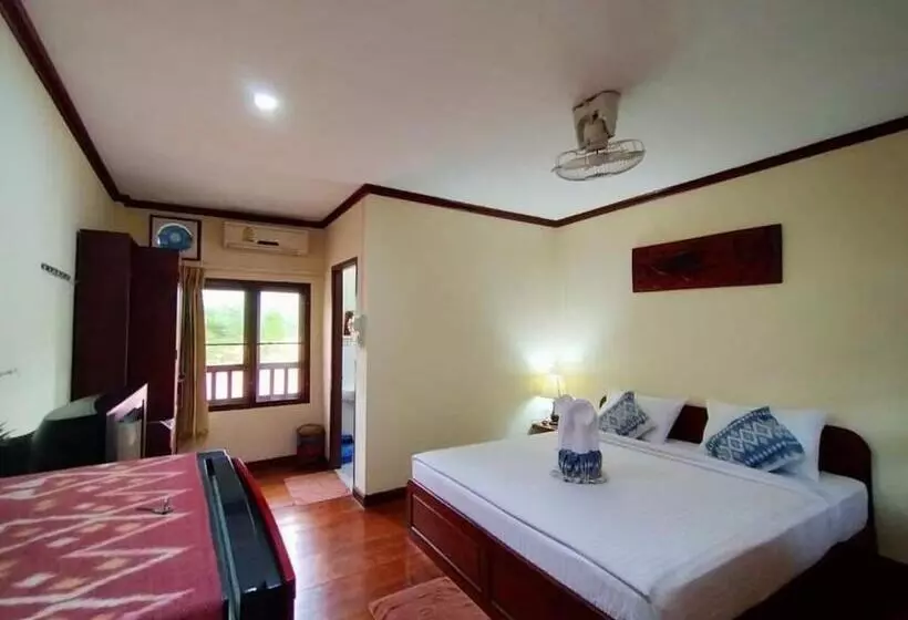 Majatalo Phamarn View Guesthouse