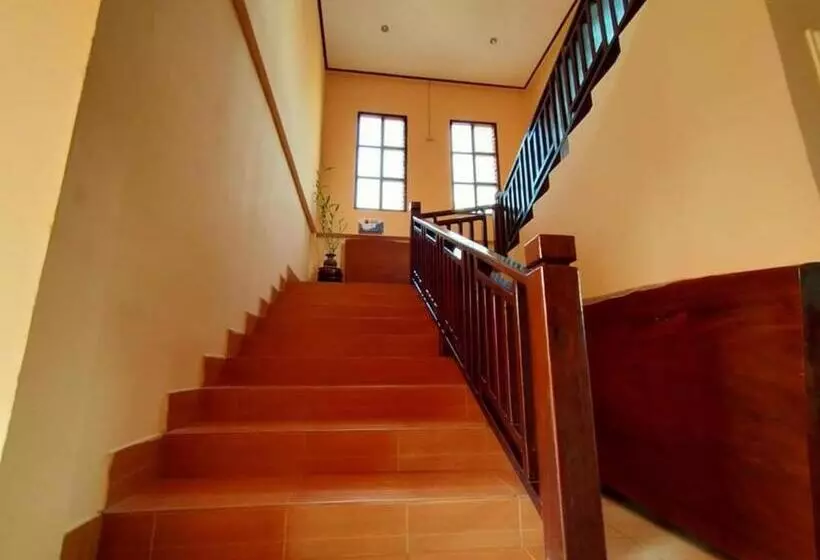 Majatalo Phamarn View Guesthouse