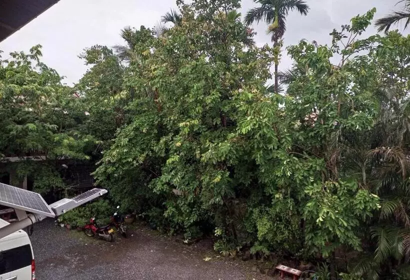 Majatalo Phamarn View Guesthouse