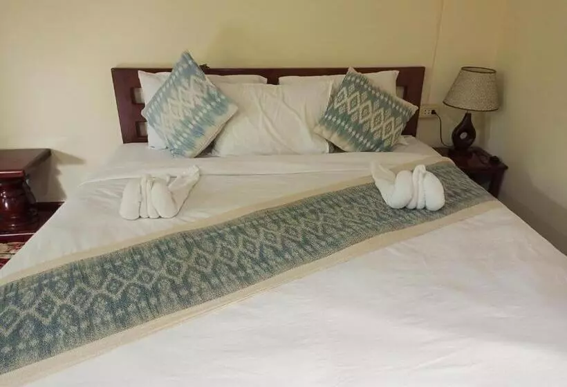 Majatalo Phamarn View Guesthouse