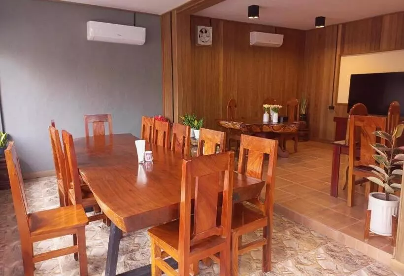 Majatalo Phamarn View Guesthouse