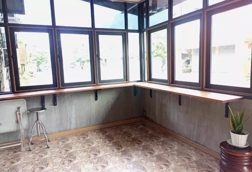 Majatalo Phamarn View Guesthouse