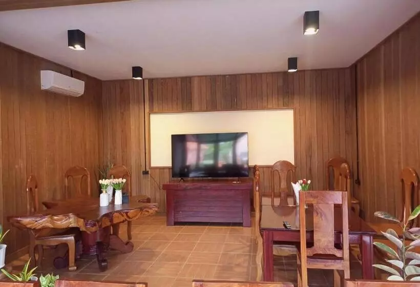 Majatalo Phamarn View Guesthouse