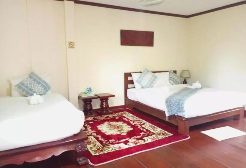 Majatalo Phamarn View Guesthouse