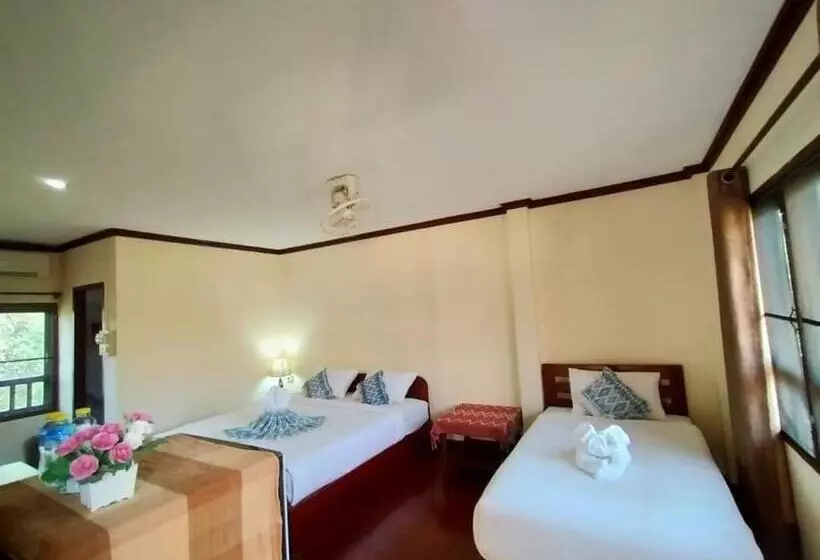 Majatalo Phamarn View Guesthouse