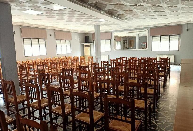 بنسيون Restaurante & Hostal El Volante