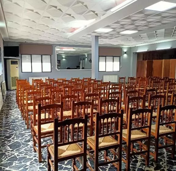 ペンション Restaurante & Hostal El Volante