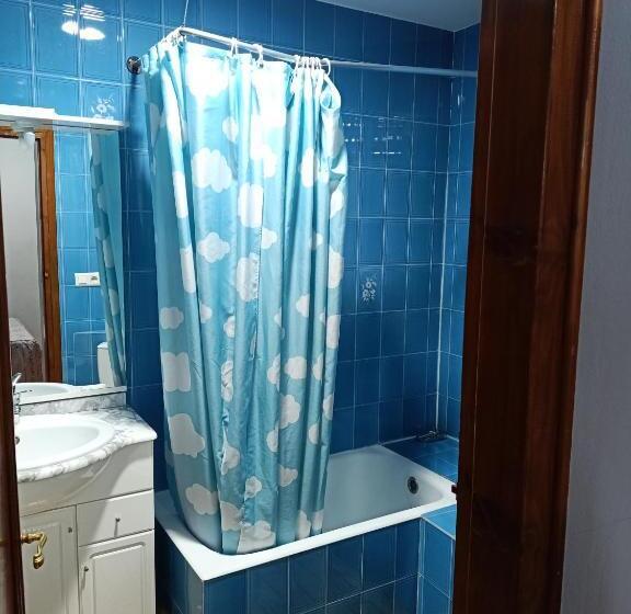 بنسيون Restaurante & Hostal El Volante