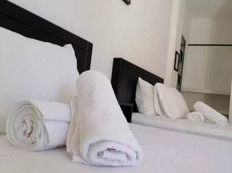 ペンション Room In Guest Room   Standard Queen Room Two Beds N01