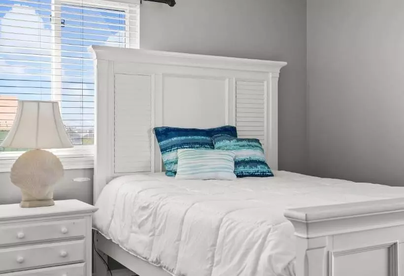 301a Queens Grant