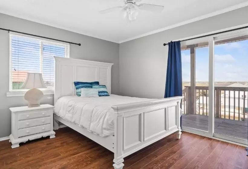 301a Queens Grant
