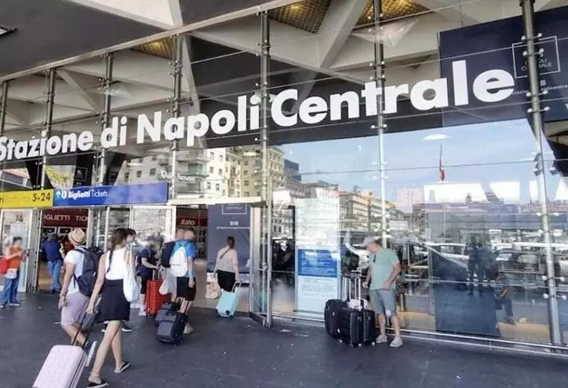 هاستل Central Station B&b Naples