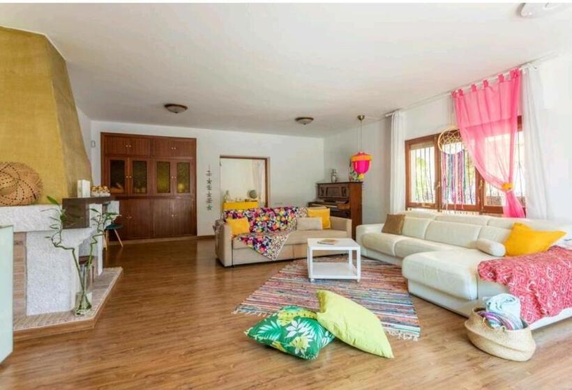 Bed and Breakfast Cmlove Purple Room