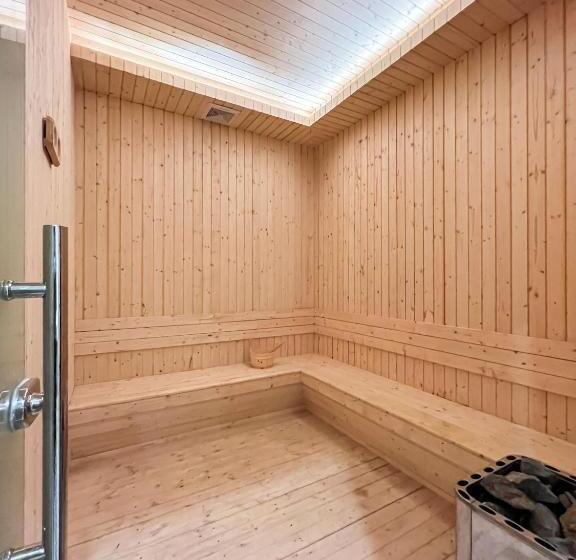 בית מלון כפרי Landmark Vientiane Life Center