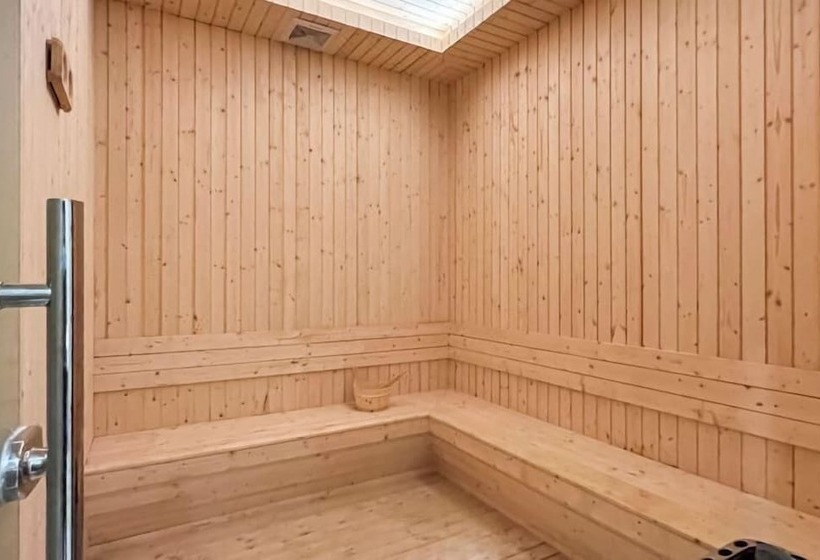 בית מלון כפרי Landmark Vientiane Life Center