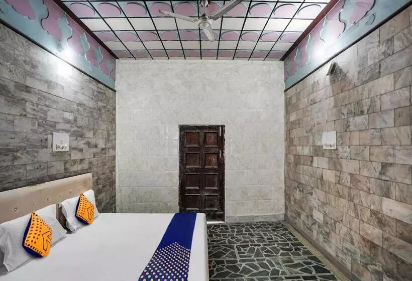 Hotelli Spot On 81374 Blue Moon