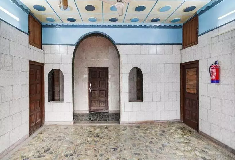 Hotelli Spot On 81374 Blue Moon