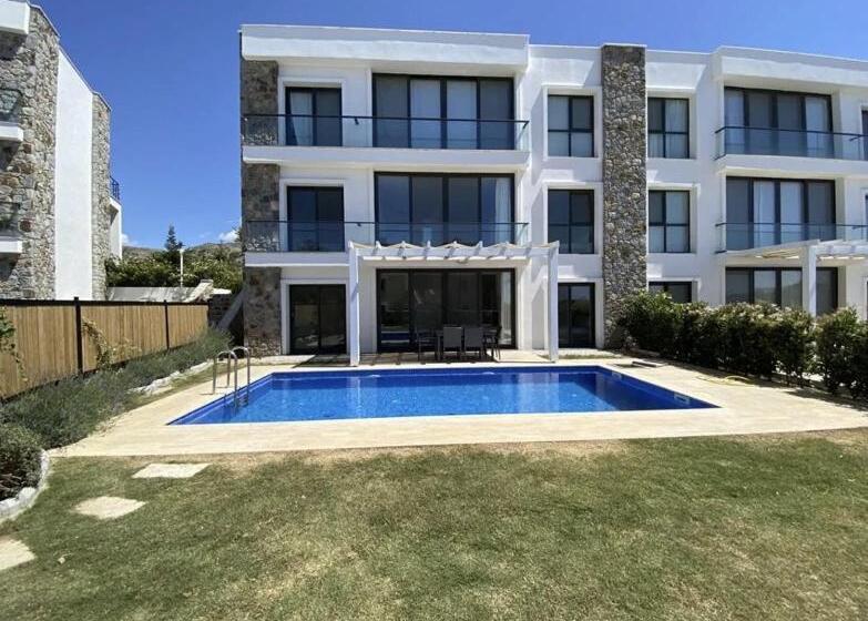 Petrum Sunset Resi̇dence