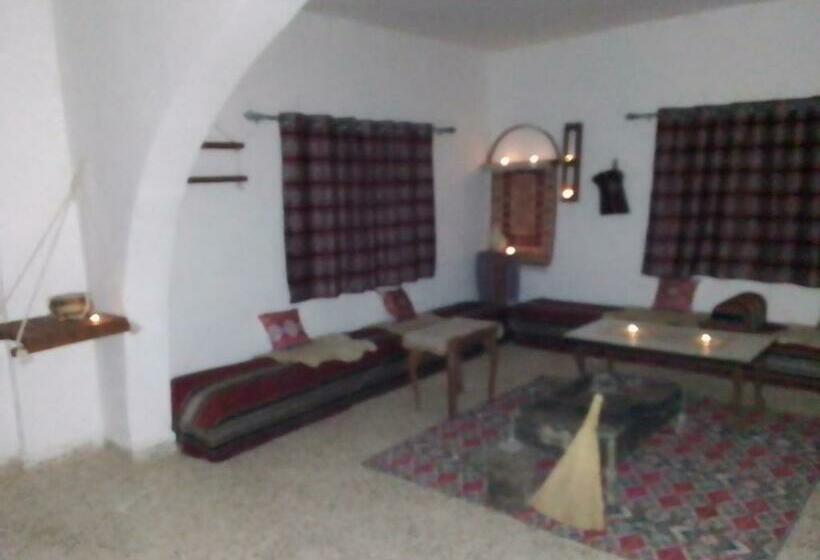 Umm Ar Rasas Hostel And Restaurant