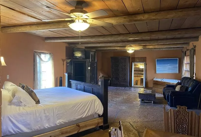Aamiaismajoitus (B&B) The Trois Estate At Enchanted Rock