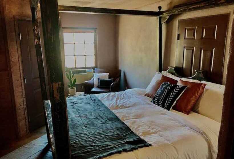 住宿加早餐  The Trois Estate At Enchanted Rock