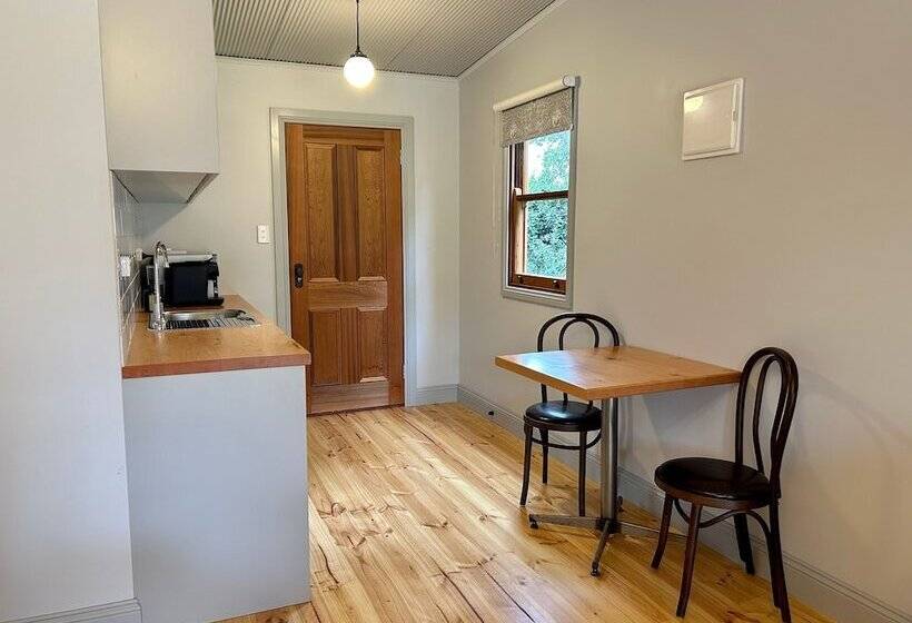 Bed and Breakfast Willunga Gallery Cabins