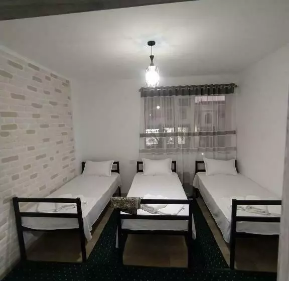 Hostel Chinor