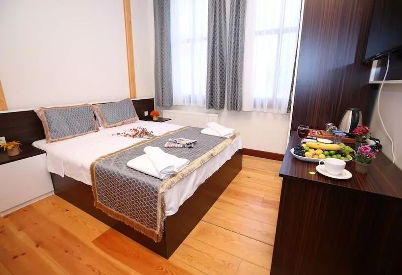 Hotelli Grand Almira